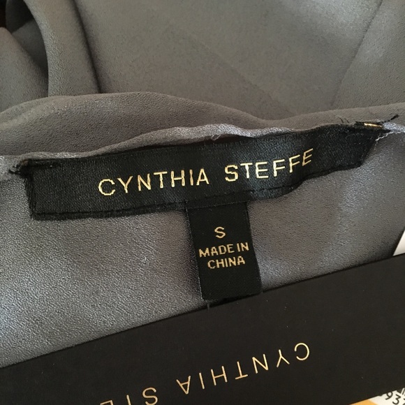 Cynthia Steffe gray flowy trapeze blouse - Picture 7 of 8